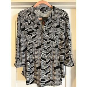 NEW Cocomo Petite Black White Geometric Print Button Up Tunic Shirt Blouse Large